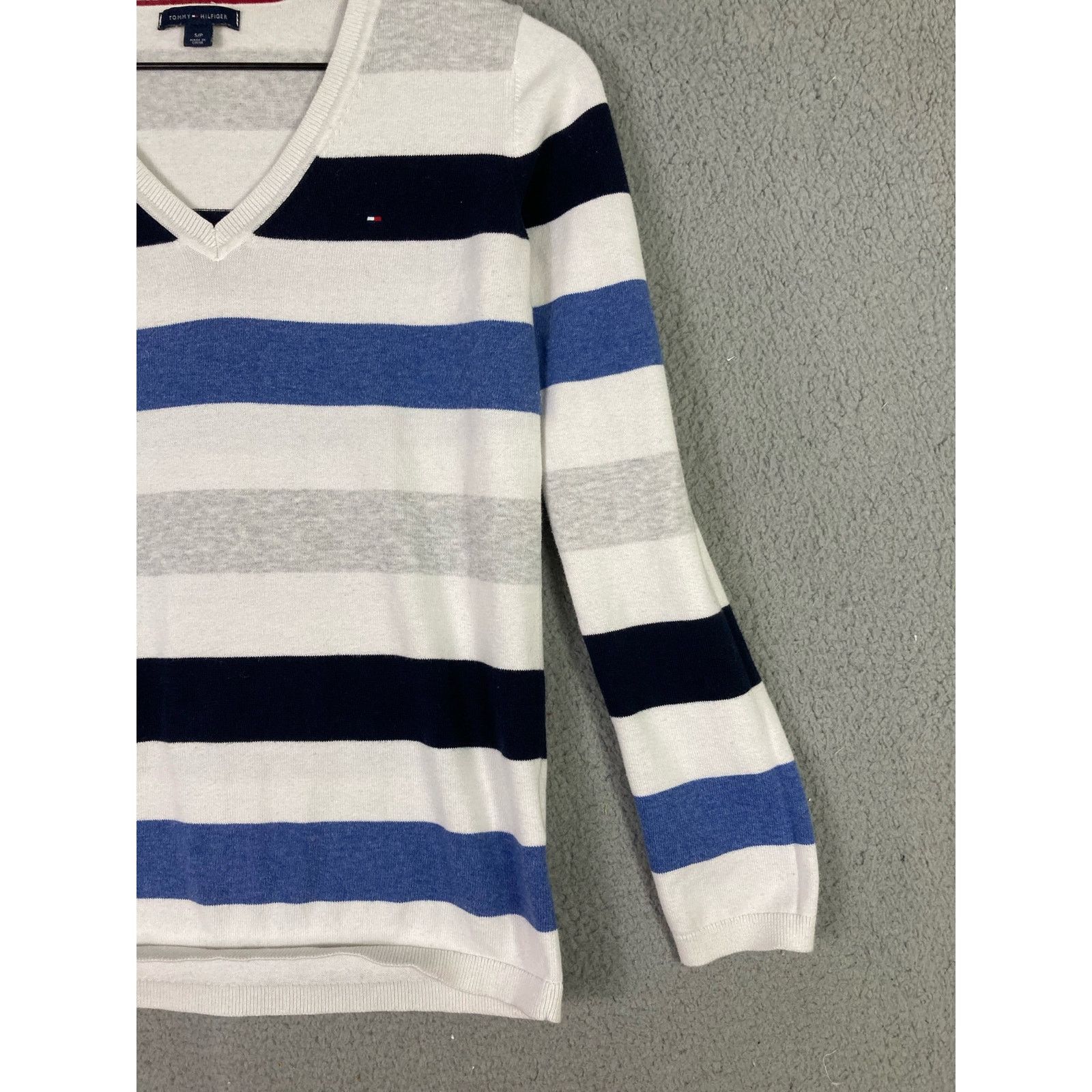 Tommy Hilfiger Tommy Hilfiger Women's Striped V-Neck Sweater Small Casual Size S / US 4 / IT 40 - 7 Thumbnail