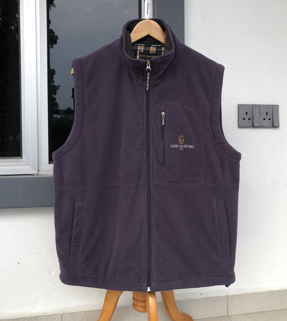 Gianni Valentino VTG GIANNI VALENTINO ITALY Corduroy Embroidered Logo Vest Size US L / EU 52-54 / 3 - 4 Thumbnail