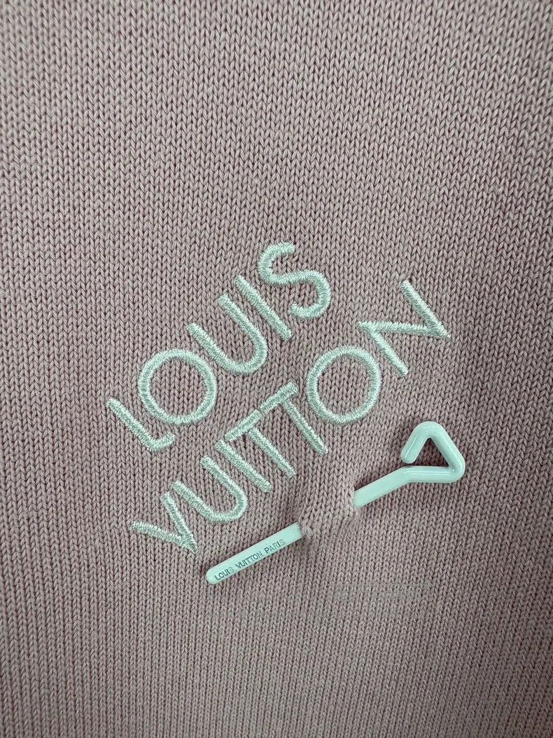 Louis Vuitton Louis Vuitton Pink Pin Short Sleeve Size US L / EU 52-54 / 3 - 4 Thumbnail