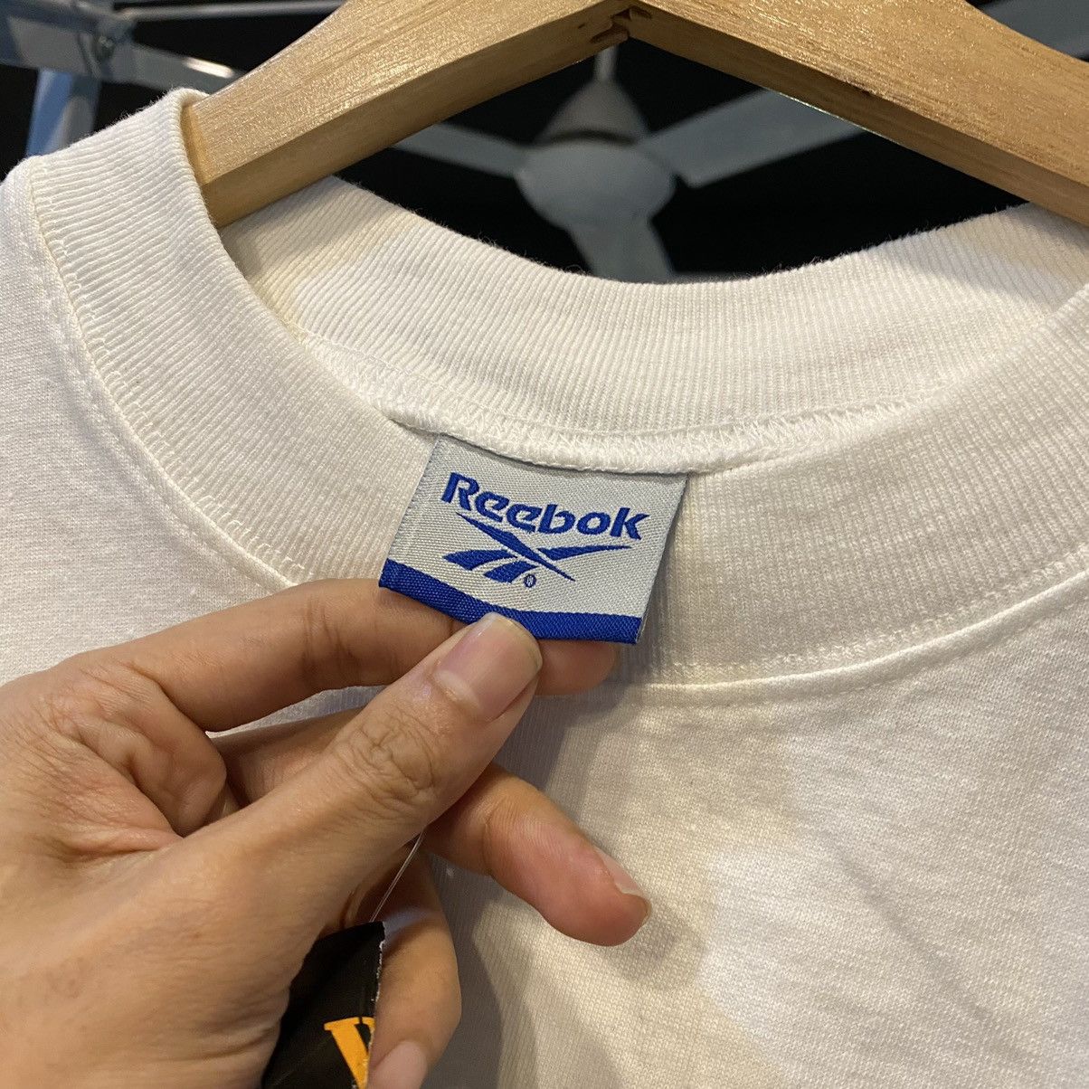 Reebok DEADSTOCK wallabies australian rugby streetwear tee size L Size US L / EU 52-54 / 3 - 10 Thumbnail