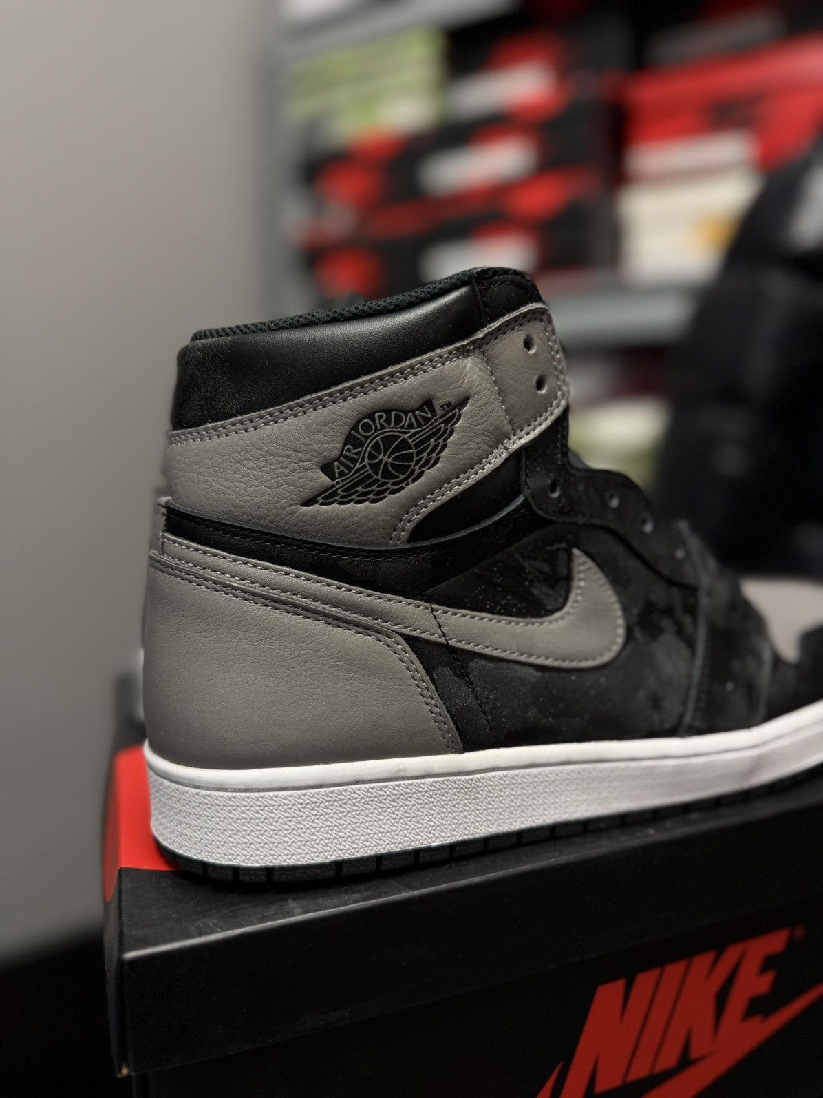 Jordan Brand × Nike Jordan 1 High Shadow 2017 OG Size 12 (NEW) Size US 12 / EU 45 - 3 Thumbnail
