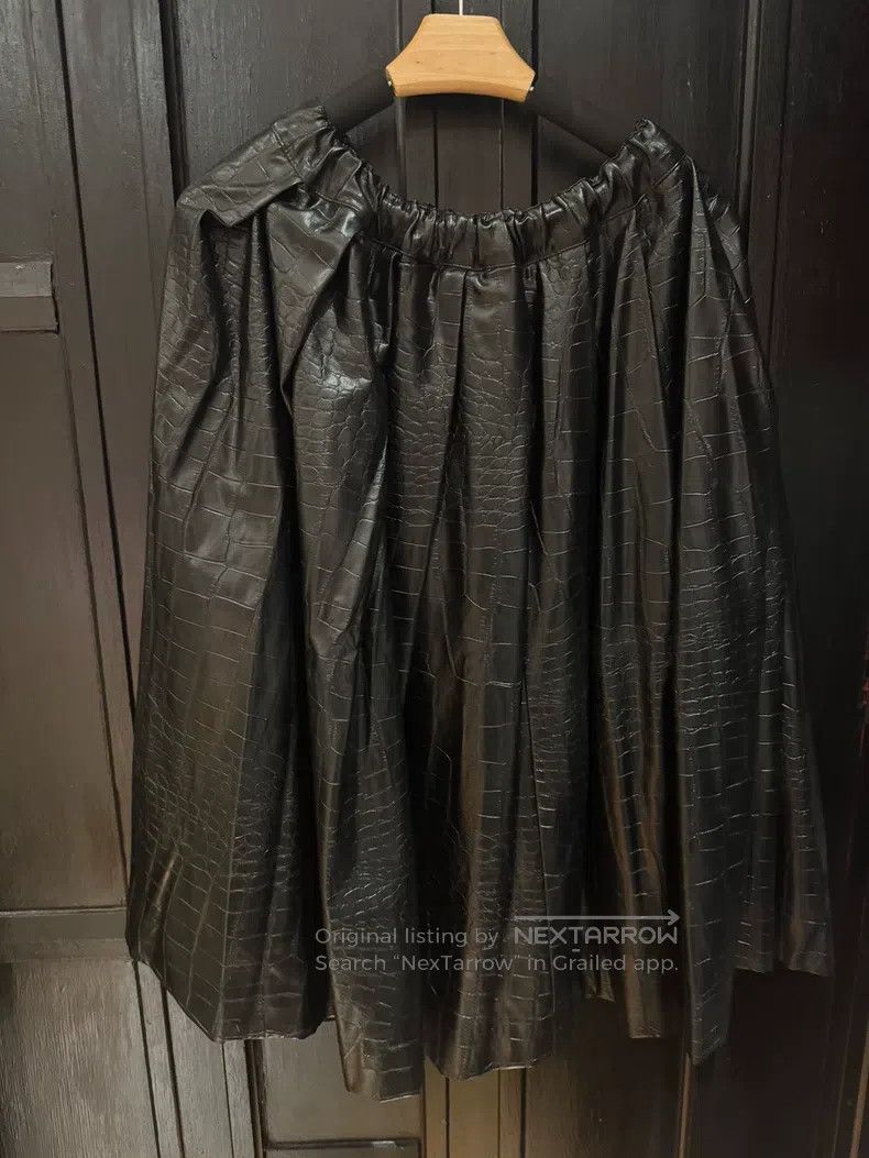 Comme des Garcons Comme Des Garcons size XS Crocodile embossed leather pleat Size 22" - 2 Thumbnail