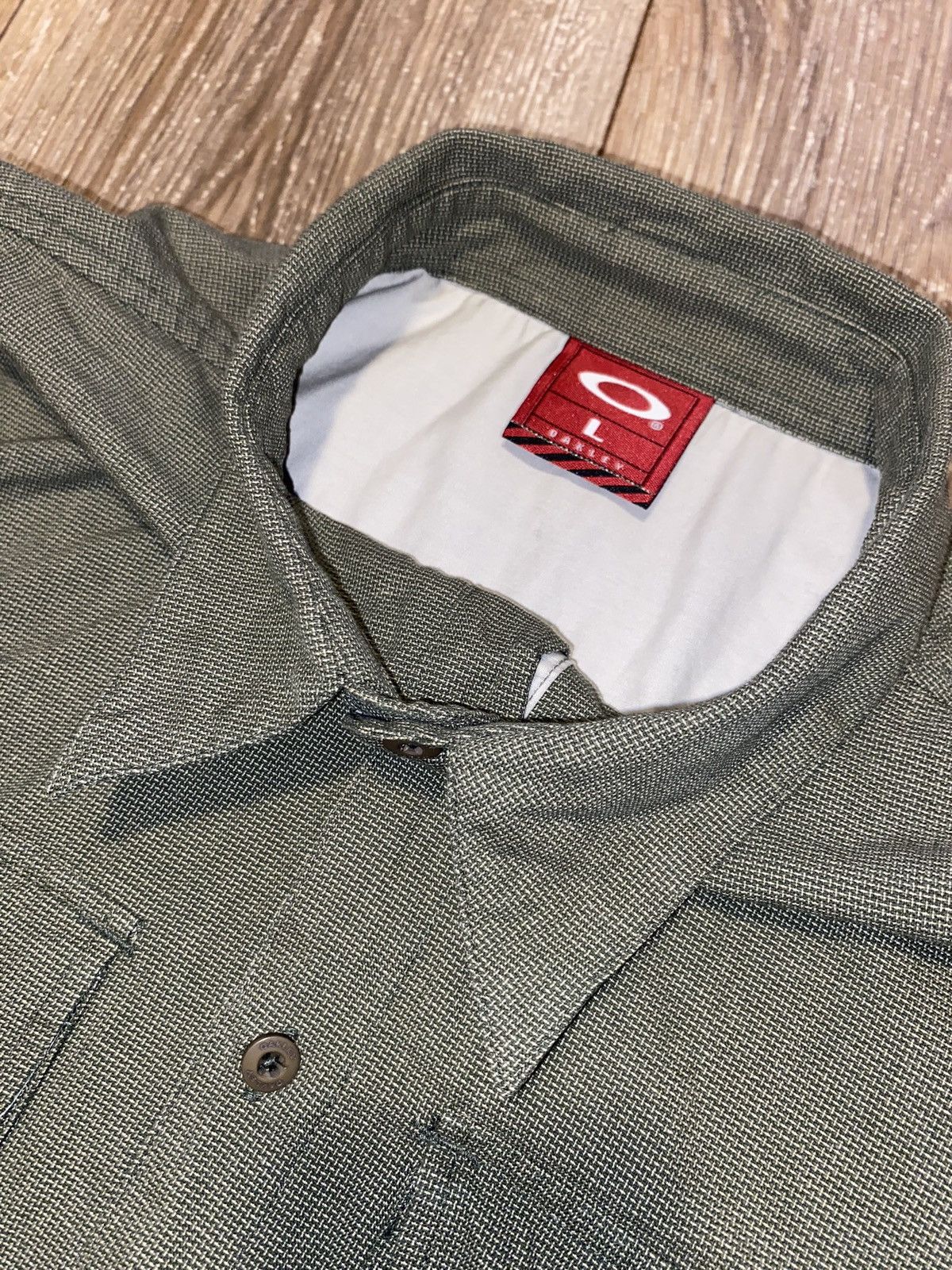 Oakley rare oakley vintage shirt Size US L / EU 52-54 / 3 - 3 Thumbnail