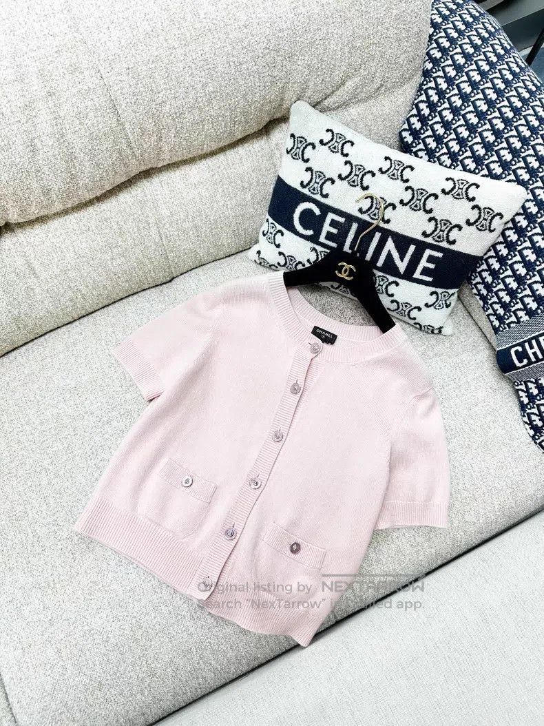 Chanel Chanel Lion button short sleeves Size XS / US 0-2 / IT 36-38 - 2 Thumbnail