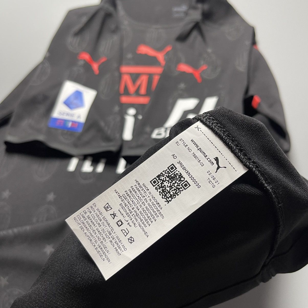 Puma AC MILAN PUMA 2021/2022 SOCCER THIRD JERSEY #11 IBRAHIMOVIC Size US L / EU 52-54 / 3 - 12 Thumbnail