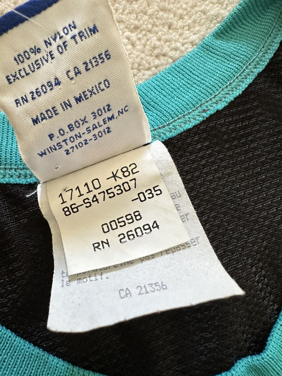 Champion 90s Vancouver Grizzlies Inaugural Season Champion Jersey Size US M / EU 48-50 / 2 - 4 Thumbnail