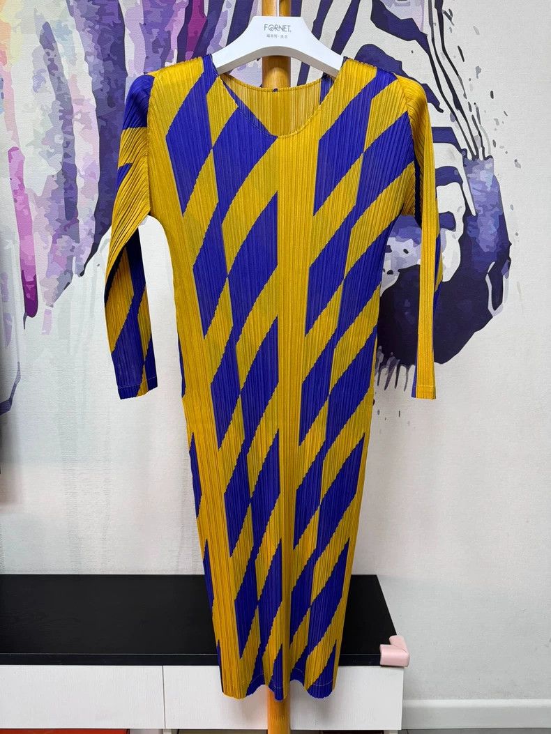 Issey Miyake Issey Miyake Pleated Lightning Dress - dmc Size US 30 / EU 46 - 1 Thumbnail