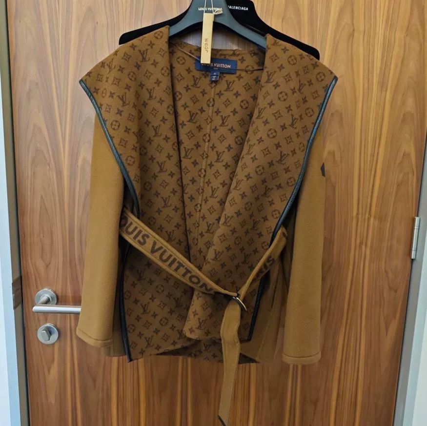 Louis Vuitton Louis Vuitton Monogram Belted Coat Size US M / EU 48-50 / 2 - 1 Thumbnail
