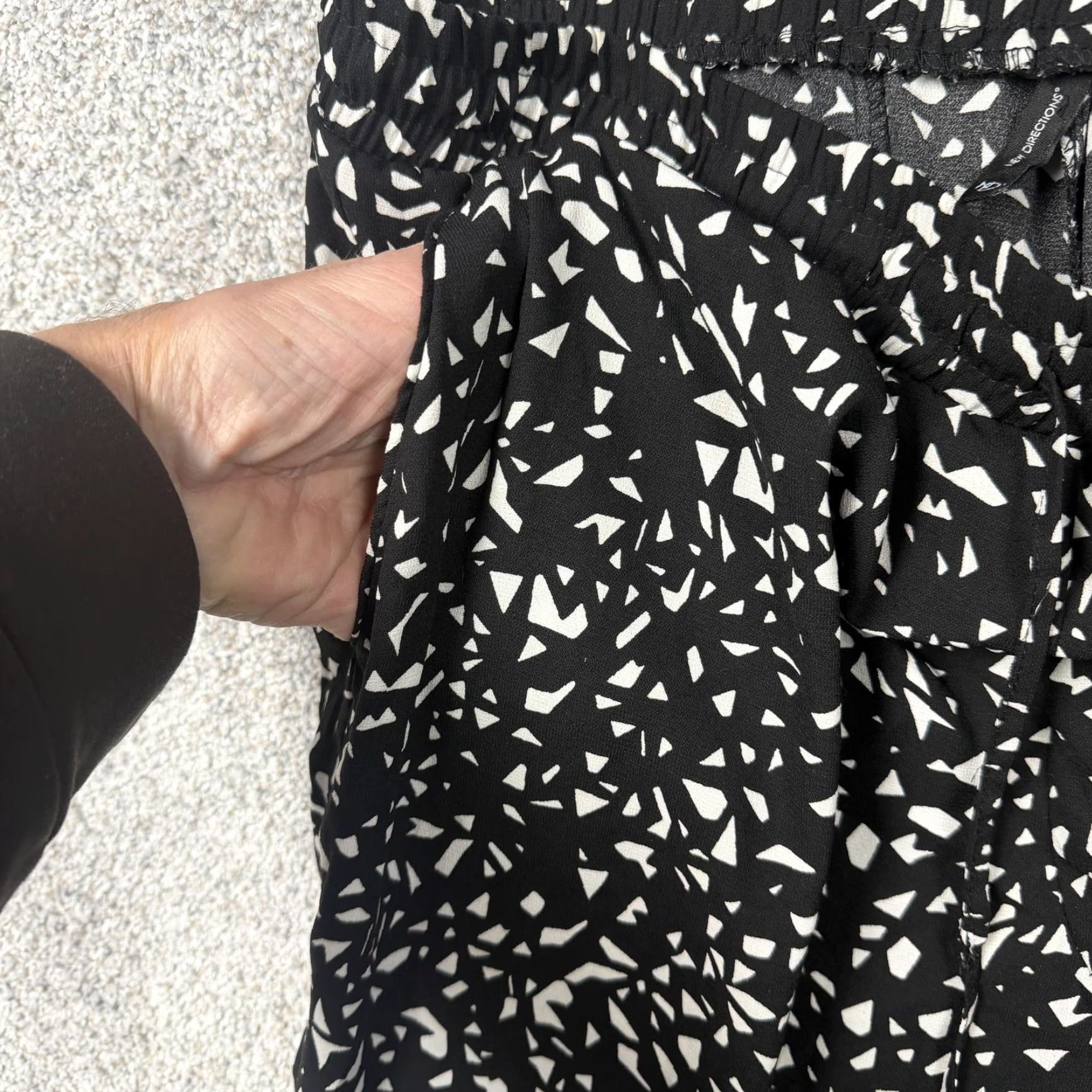 Vintage New Directions Pants Womens L Black Geometric Print Jogger Pull On Pockets Casual Card (Note: ensure not adding new info) Size 36" / US 14 / IT 50 - 6 Thumbnail