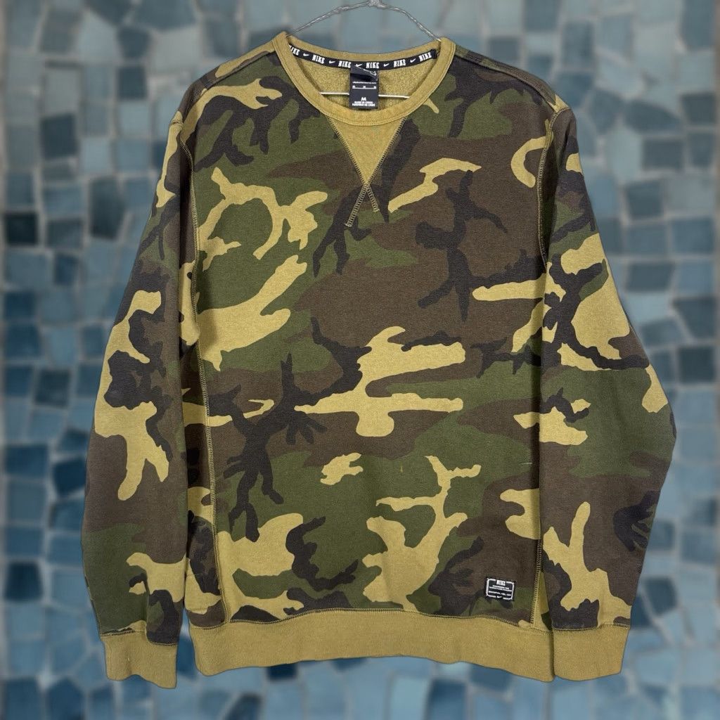 Nike Nike Camo Sweatshirt Mens M Pullover Crewneck Skate Y2K Grunge Military Woodland Size US M / EU 48-50 / 2 - 1 Thumbnail