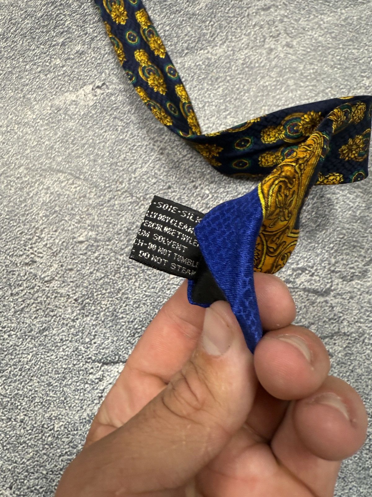 Versace GIANNI VERSACE TIE FULL LOGO 100% SILK VINTAGE Size ONE SIZE - 9 Thumbnail