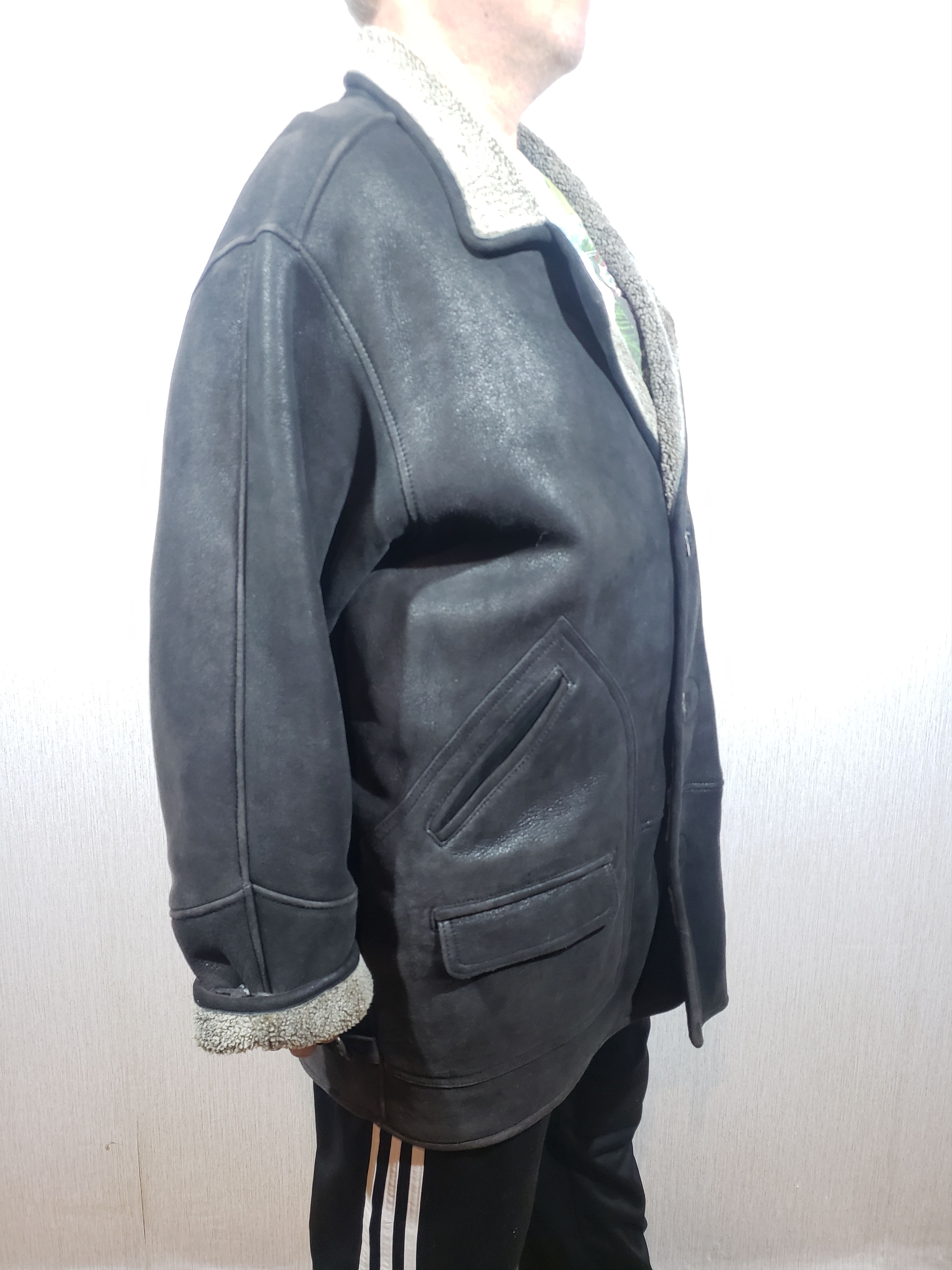 Other Wonderful men's black sheepskin coat with buttons. Size US XL / EU 56 / 4 - 4 Thumbnail