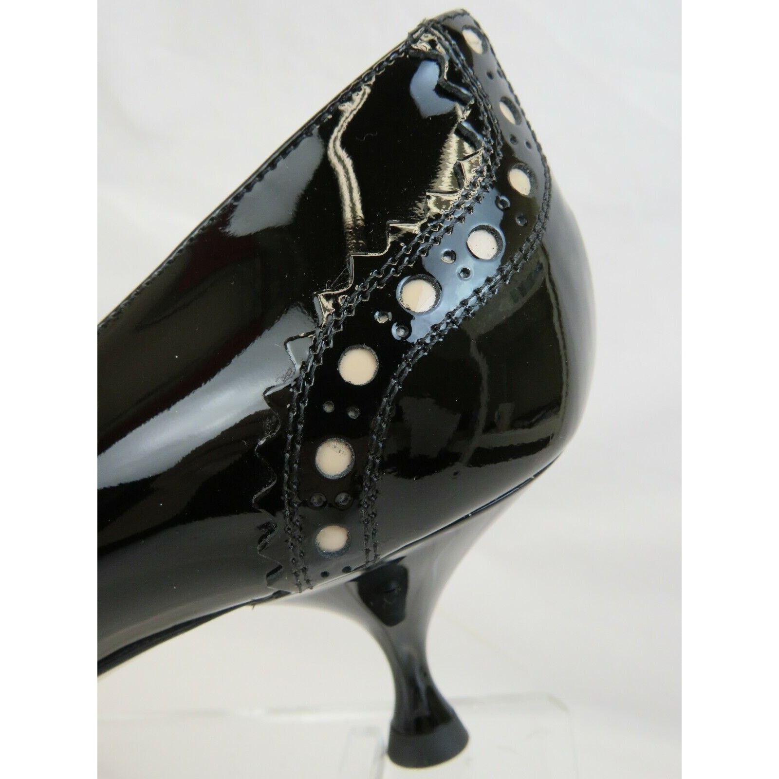 Miu Miu 5I877C BLACK LASER CUT PATENT LEATHER BOW KITTEN PUMPS 37 Size US 7 / IT 37 - 6 Thumbnail