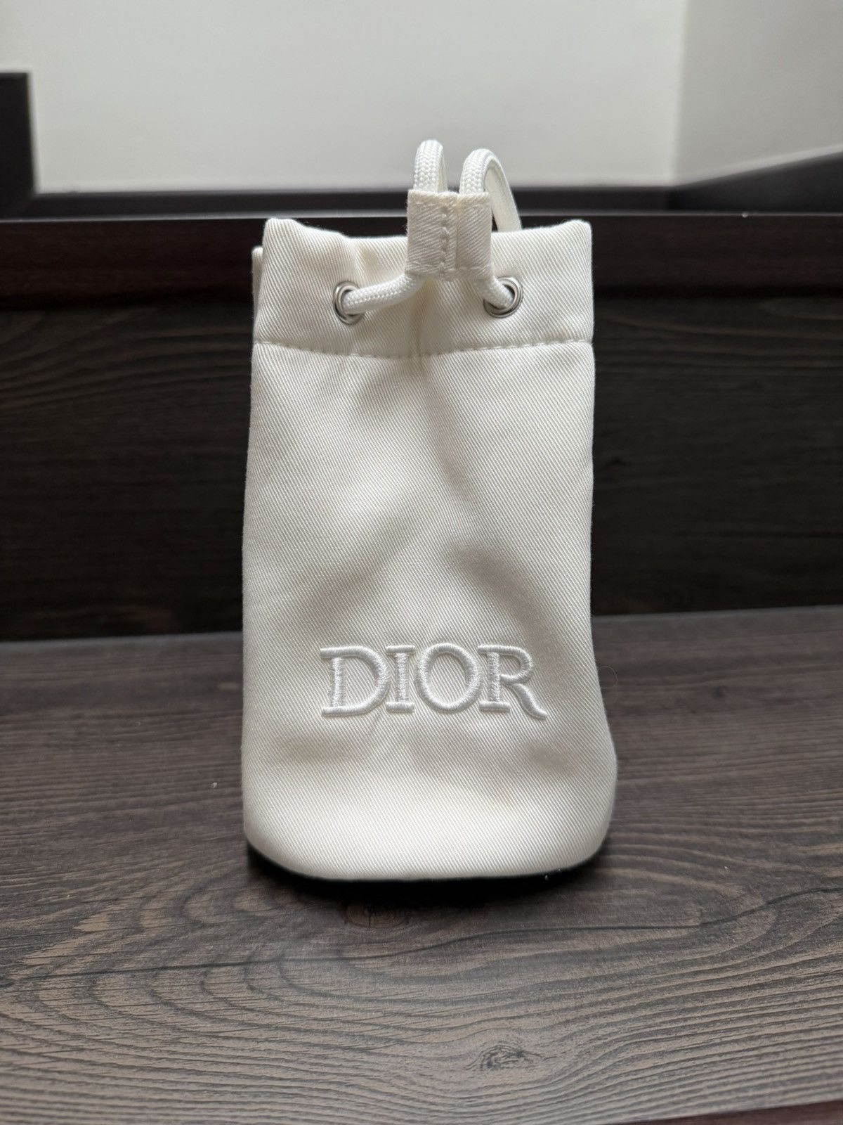 Dior Dior Beauty White Drawsting Cotton Bucket Bag Pouch Size ONE SIZE - 1 Thumbnail