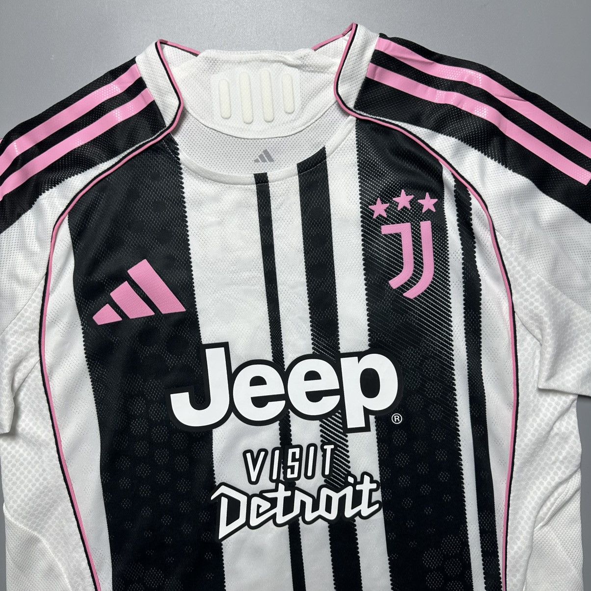 Adidas JUVENTUS ADIDAS 2025/2026 FOOTBALL HOME JERSEY #10 YILDIZ Size US S / EU 44-46 / 1 - 4 Thumbnail
