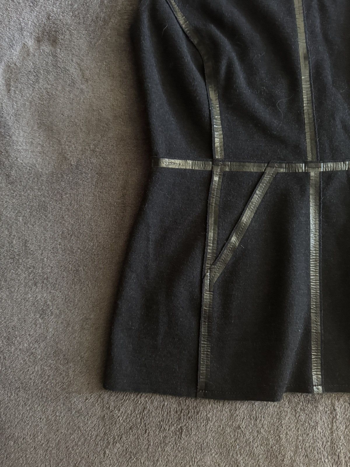 Prada Prada luxury wool blouses avant-garde Size M / US 6-8 / IT 42-44 - 3 Thumbnail