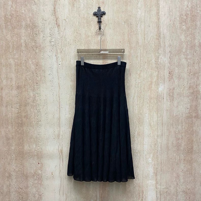 Givenchy Givenchy Black Stripe Corduroy Half Skirt / Size S / 333 Size S / US 4 / IT 40 - 2 Thumbnail