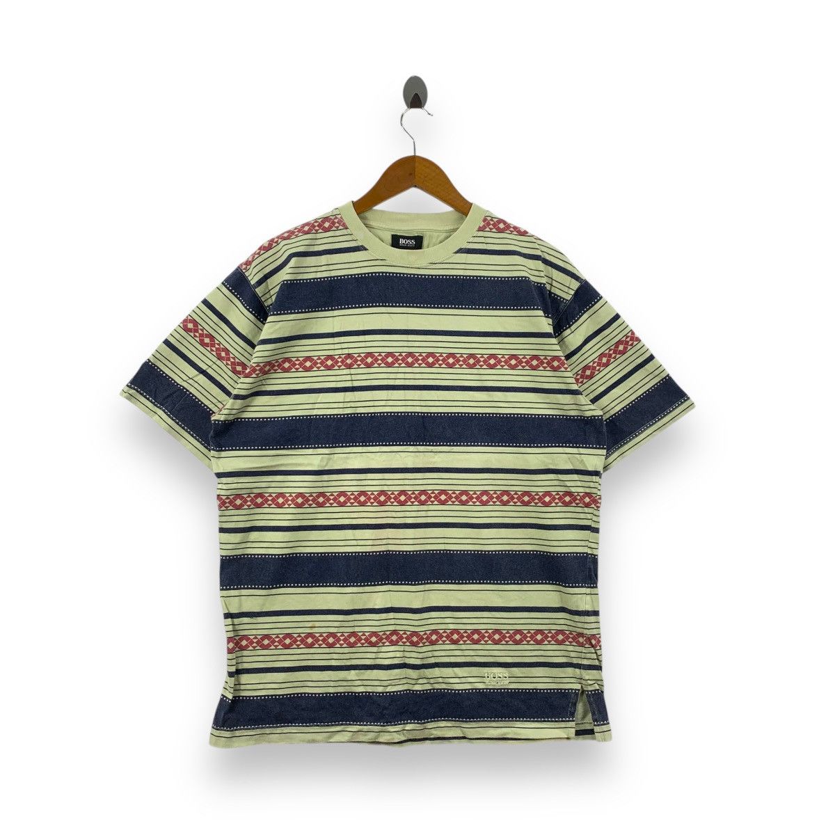 Hugo Boss Vintage HUGO BOSS AZTEC Navajo Made In Italy Tee Shirt Top Size US XL / EU 56 / 4 - 1 Thumbnail