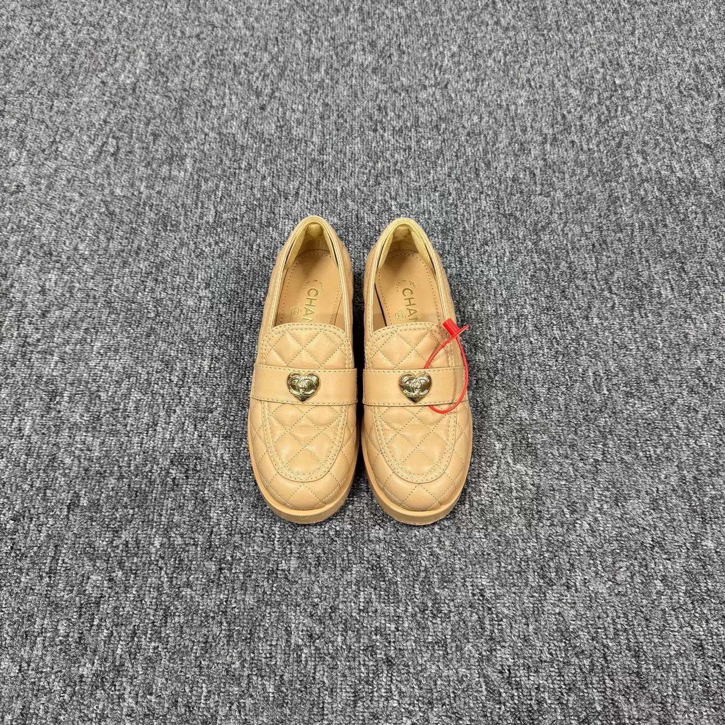 Chanel Chanel Beige Double C Heart Quilted Loafer 37 99N Size US 6.5 / IT 36.5 - 2 Thumbnail