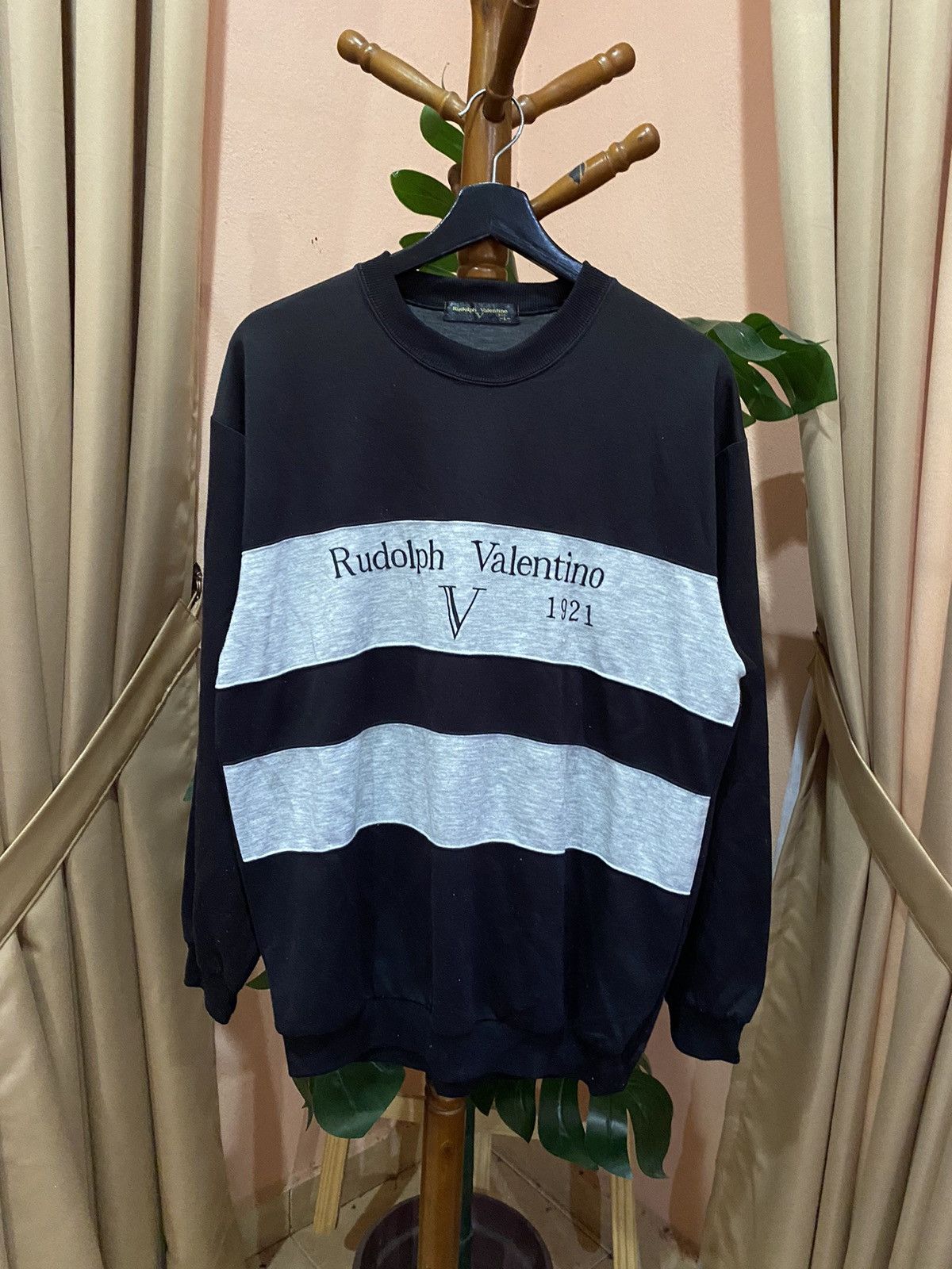 Other VINTAGE 90S RUDOLPH VALENTINO SWEATSHIRT Size US L / EU 52-54 / 3 - 3 Thumbnail
