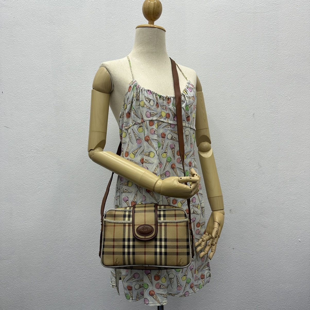 Burberry ‼️YES‼️ AUTH. VINTAGE BURBERRY NOVA CHECK CLUTCH SHOULDER BAG Size ONE SIZE - 1 Thumbnail