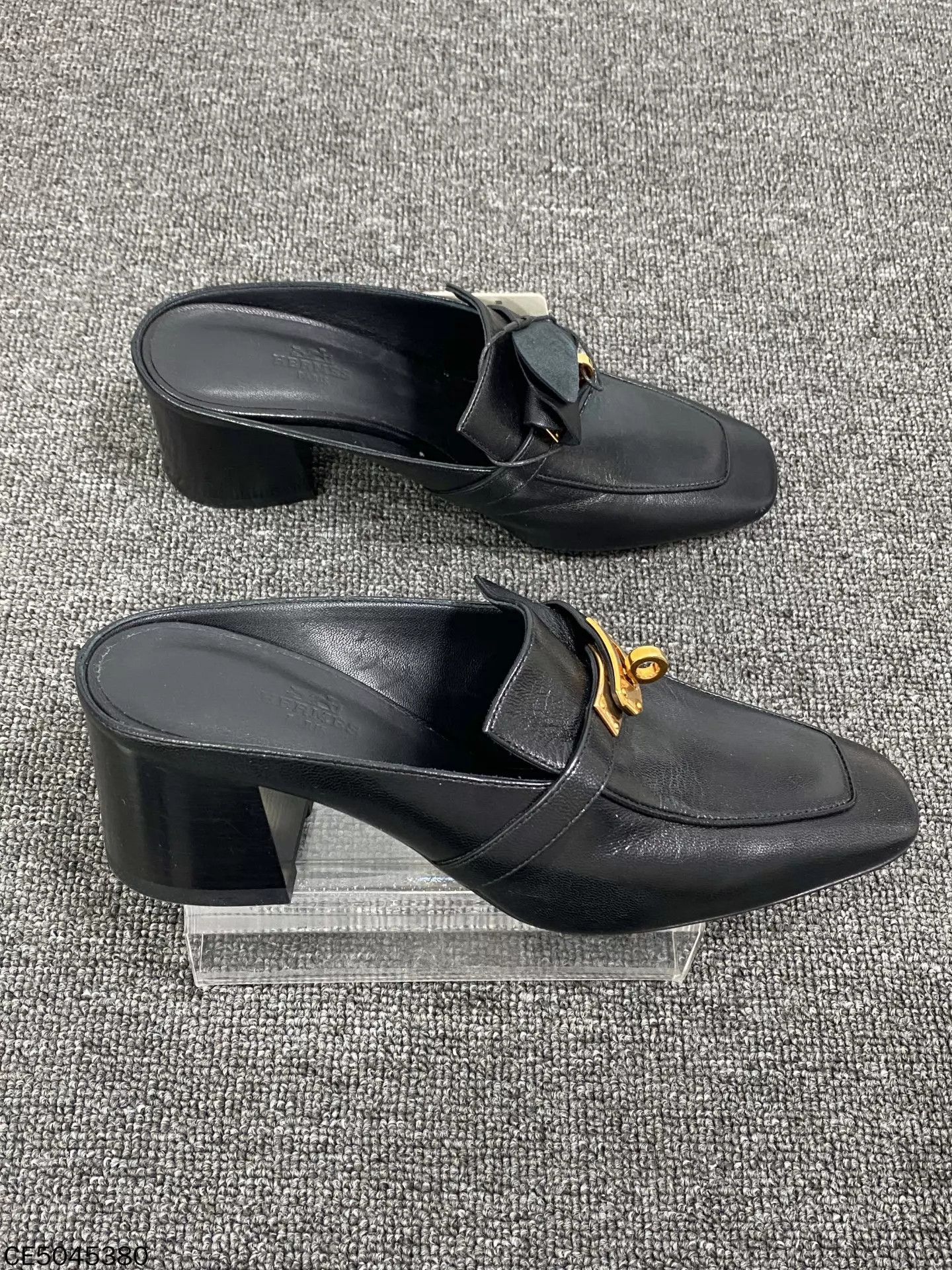 Hermes HERMES Black Kelly Buckle Birkenstock Slippers 37.5EU Size US 7 / IT 37 - 4 Thumbnail
