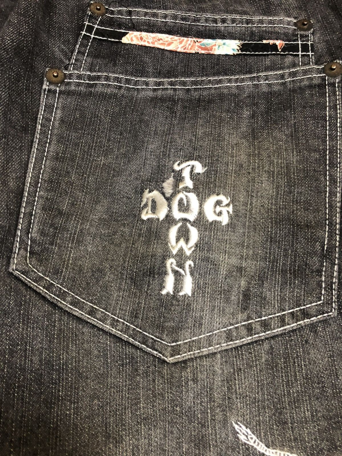 Dogtown 34x42 INSANE DOGTOWN BLACK DRAGON EMBROIDERED JEANS Size US 34 / EU 50 - 9 Thumbnail