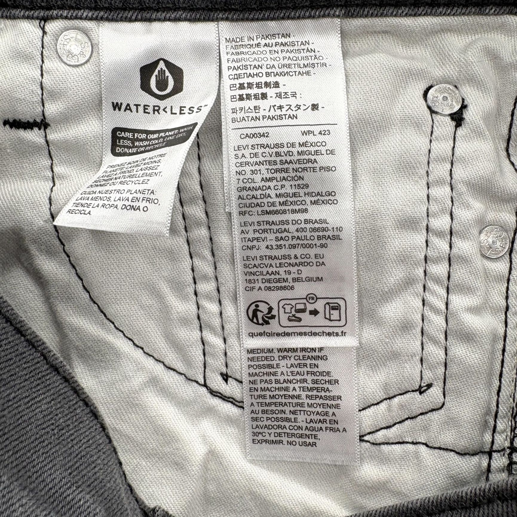 Levi's Levi's 511 Jeans Mens Slim Fit Straight Leg 29x32 Gray Stretch Denim Medium Wash Denim Zip Levi's 511 Mens Boys? Size US 29 - 5 Thumbnail