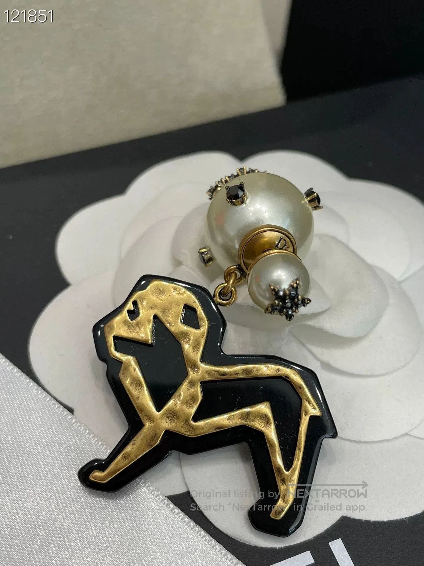 Dior Dior Limited Single Lion Earring. Size ONE SIZE - 2 Thumbnail