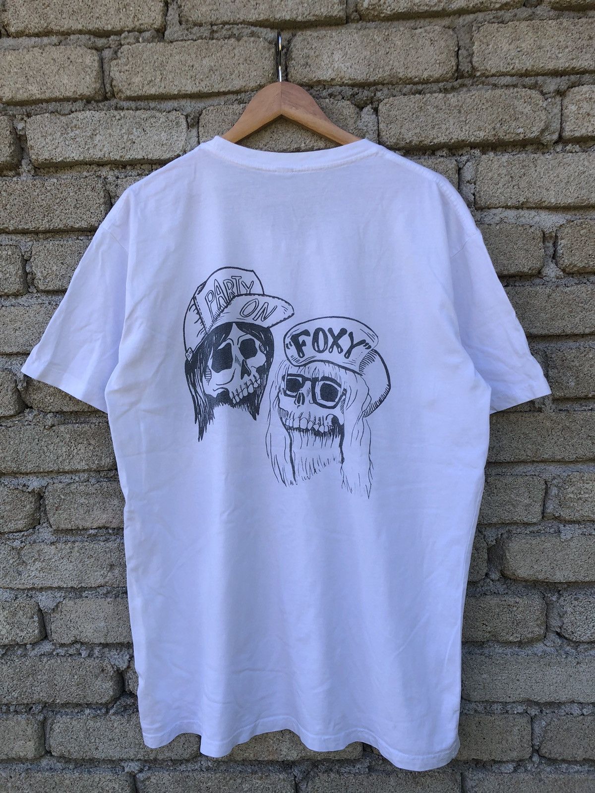 Vintage Vintage Y2K Movie Waynes World Skull Backhit Tee Size US L / EU 52-54 / 3 - 1 Thumbnail