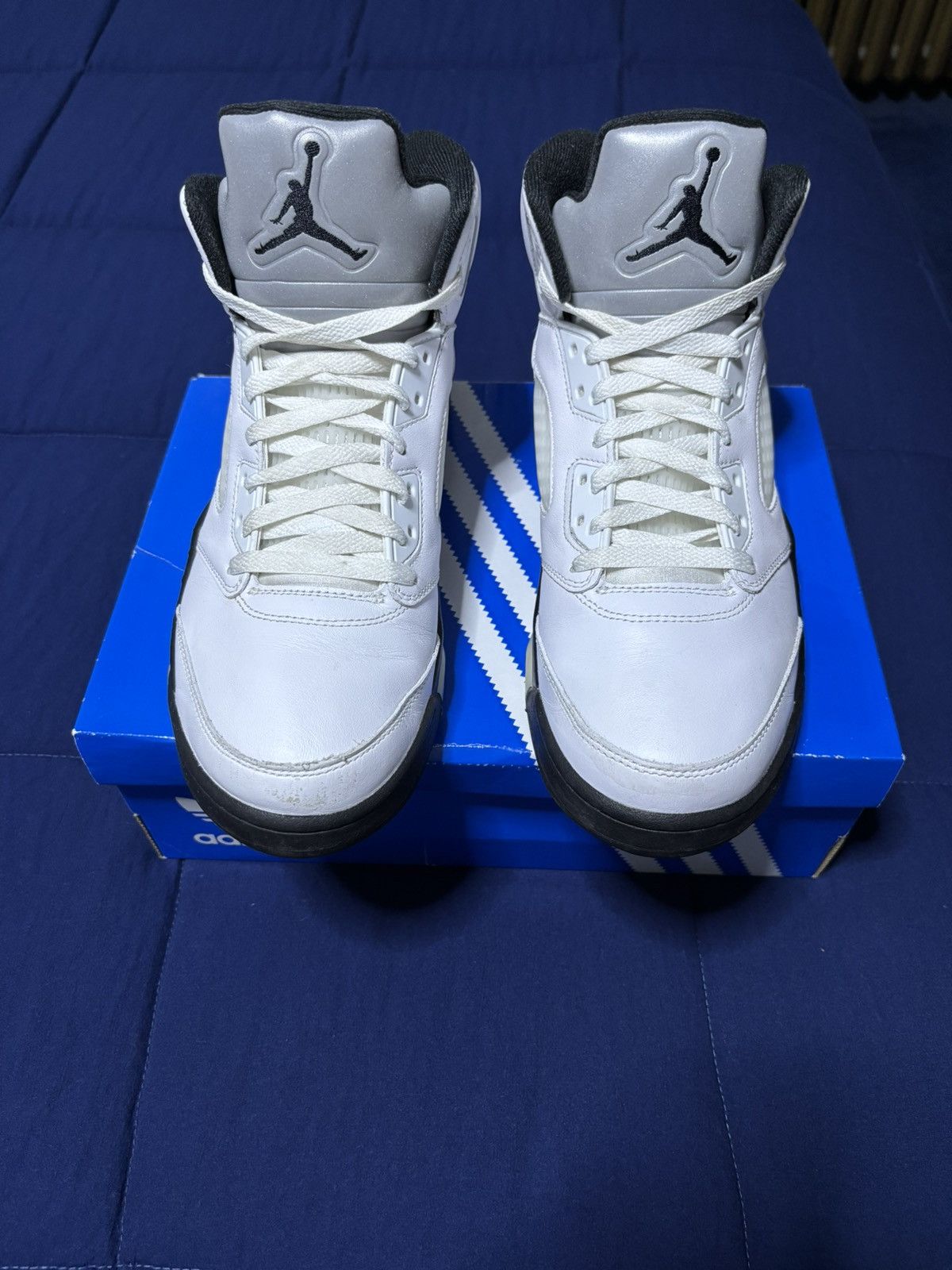 Jordan Brand Air Jordan 5 Retro White Black 2024 Size 10.5 Size US 10.5 / EU 43-44 - 2 Thumbnail