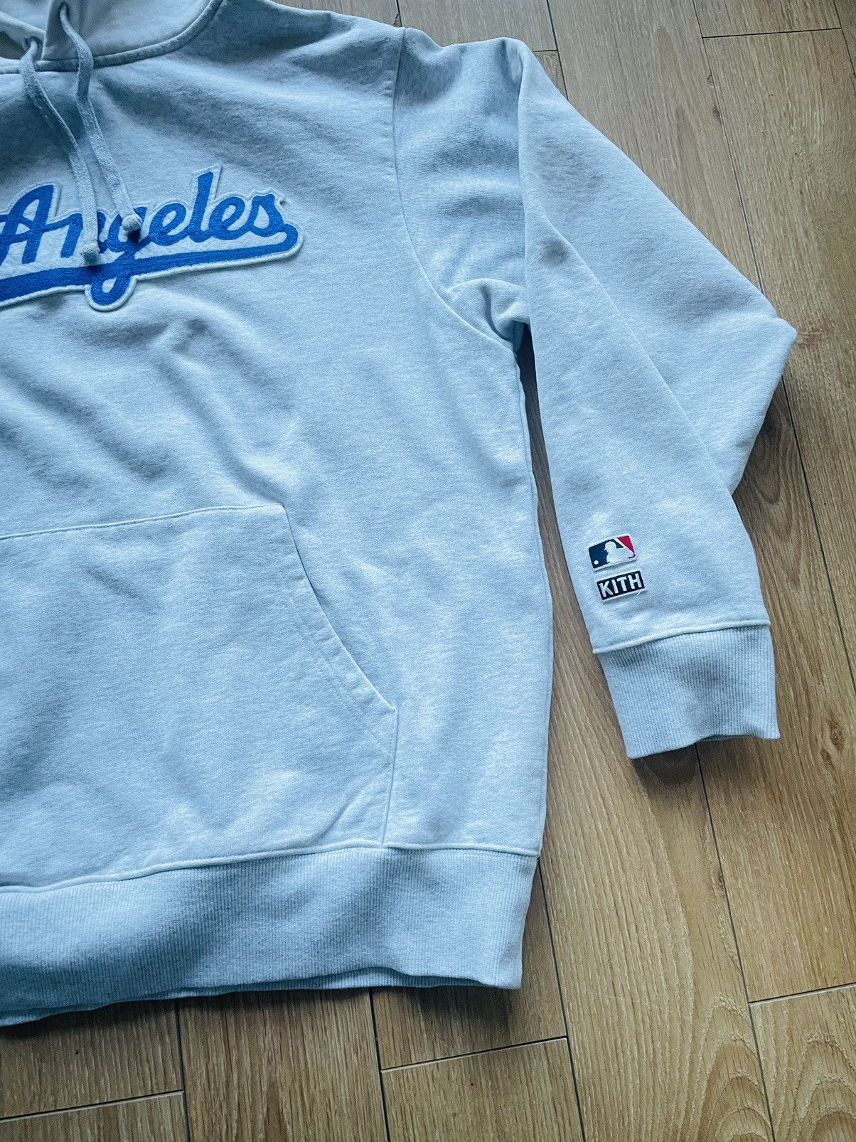 Kith × MLB Kith x Dodgers LA Script hoodie, M Size US M / EU 48-50 / 2 - 6 Thumbnail