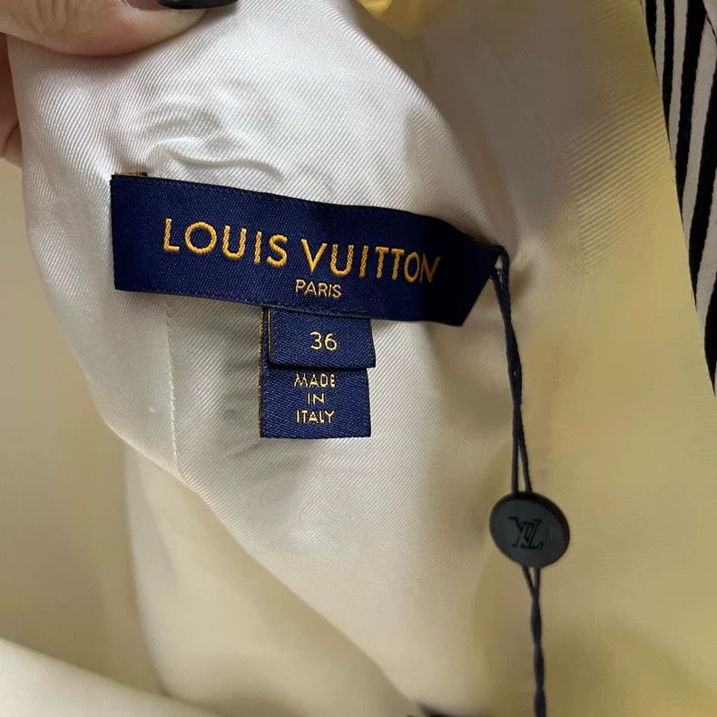 Louis Vuitton Louis Vuitton White solid blazer Size XS / US 0-2 / IT 36-38 - 3 Thumbnail