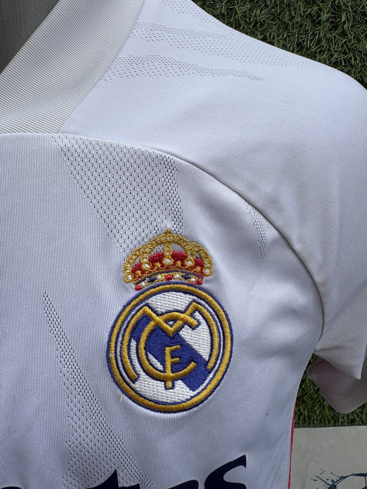 Adidas Real madrid benzema jersey Size US S / EU 44-46 / 1 - 6 Thumbnail