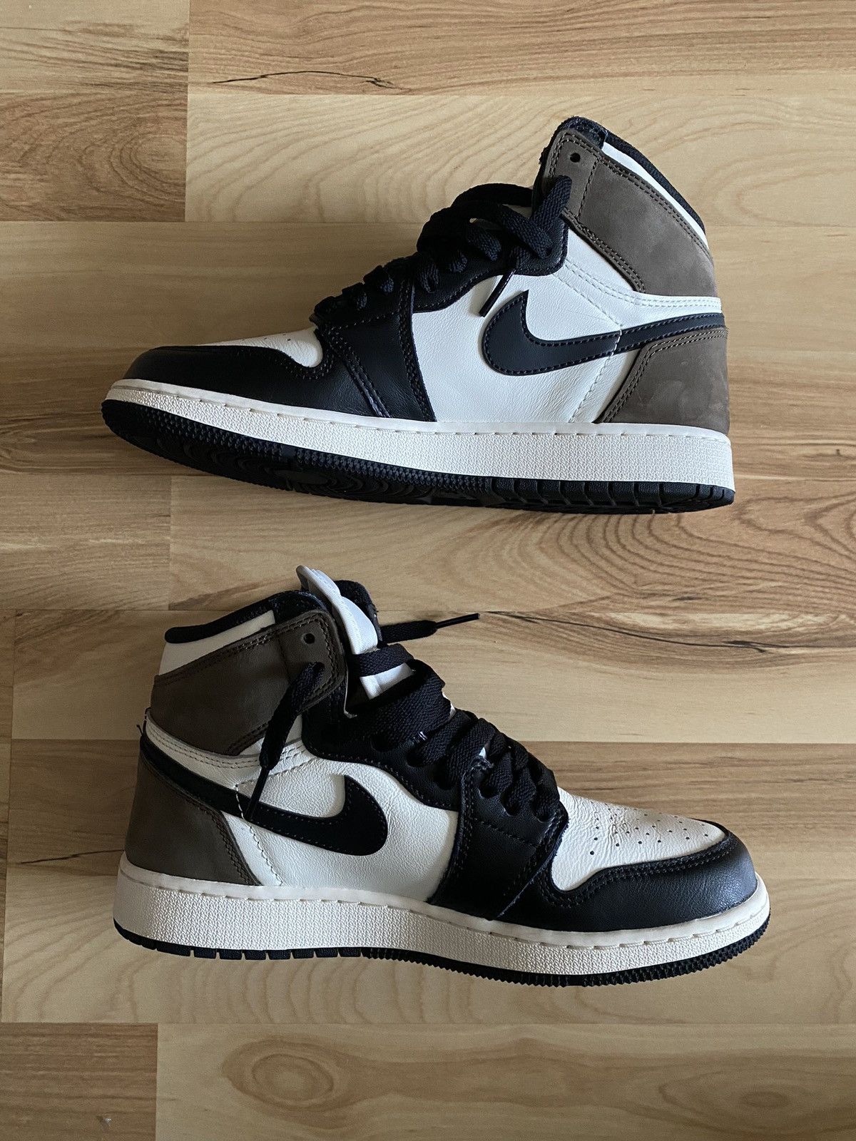 Jordan Brand Air Jordan 1 high Mocha Size US 6 / EU 39 - 2 Thumbnail