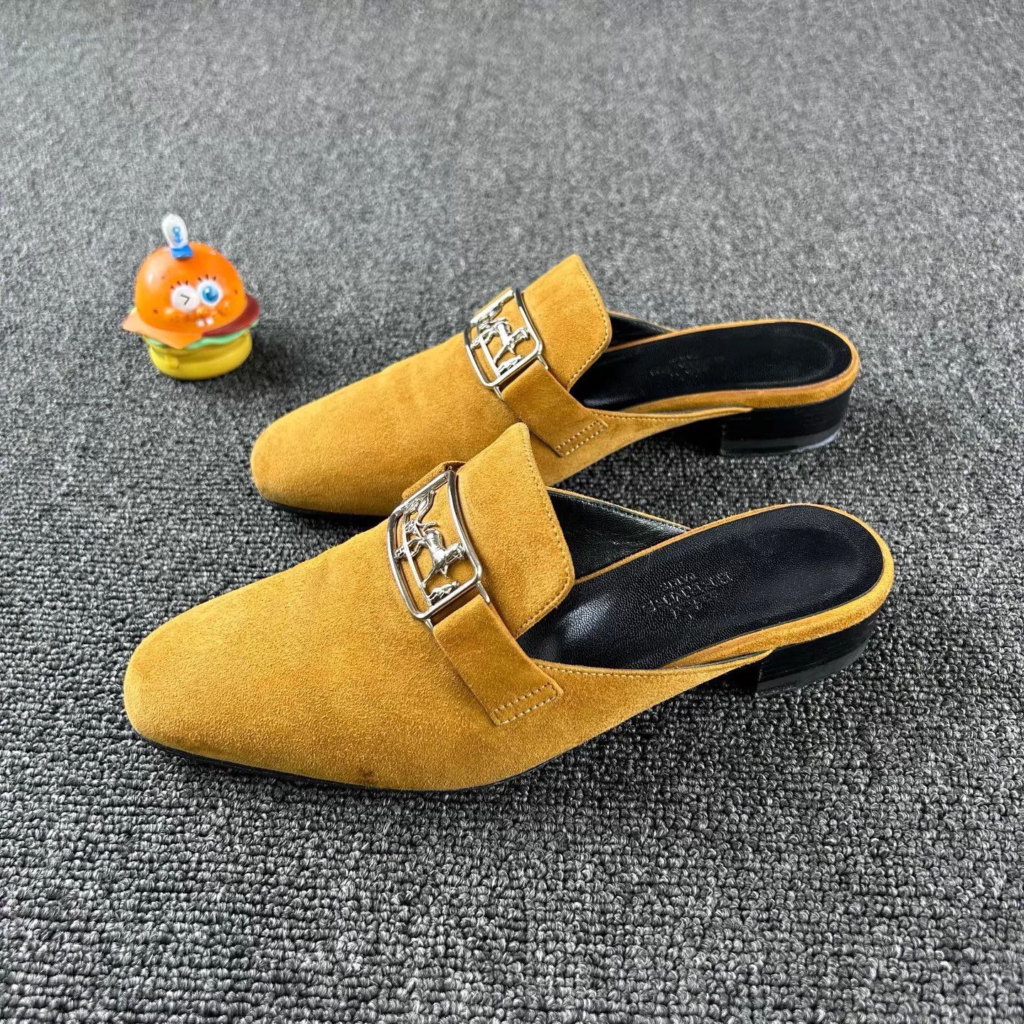 Hermes Hermes Suede Slippers 35 Good Condition Horse Carriage Clasp Size US 4.5 / IT 34.5 - 1 Thumbnail