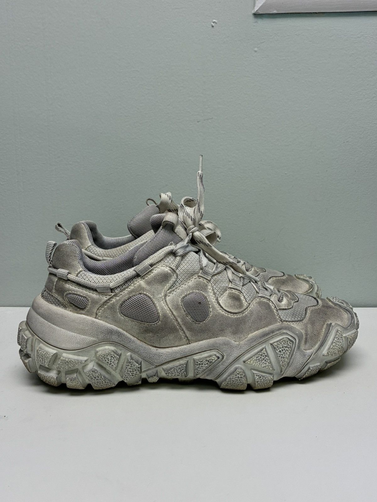Acne Studios Boltzer M sneaker. Size 41 Size US 8 / EU 41 - 2 Thumbnail