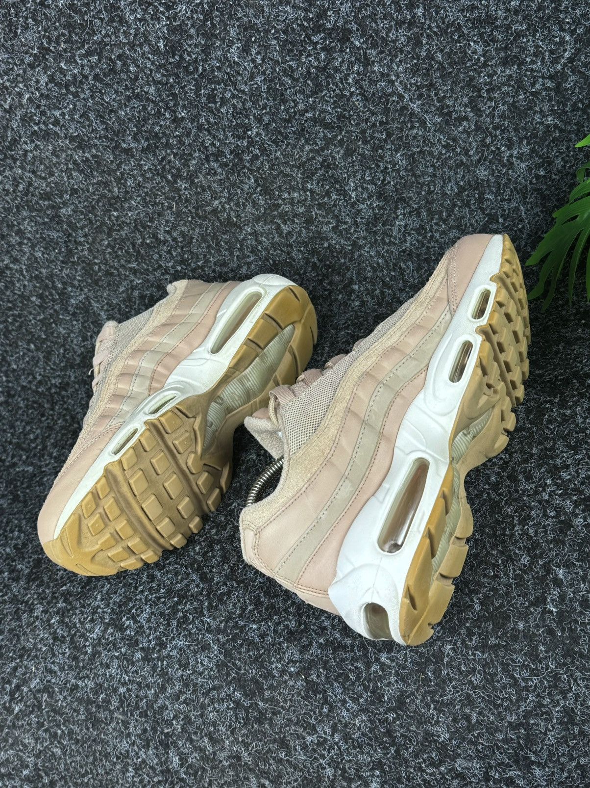 Nike Nike Air Max 95 size 40 Y2K Drill style Size US 7 / EU 40 - 5 Thumbnail