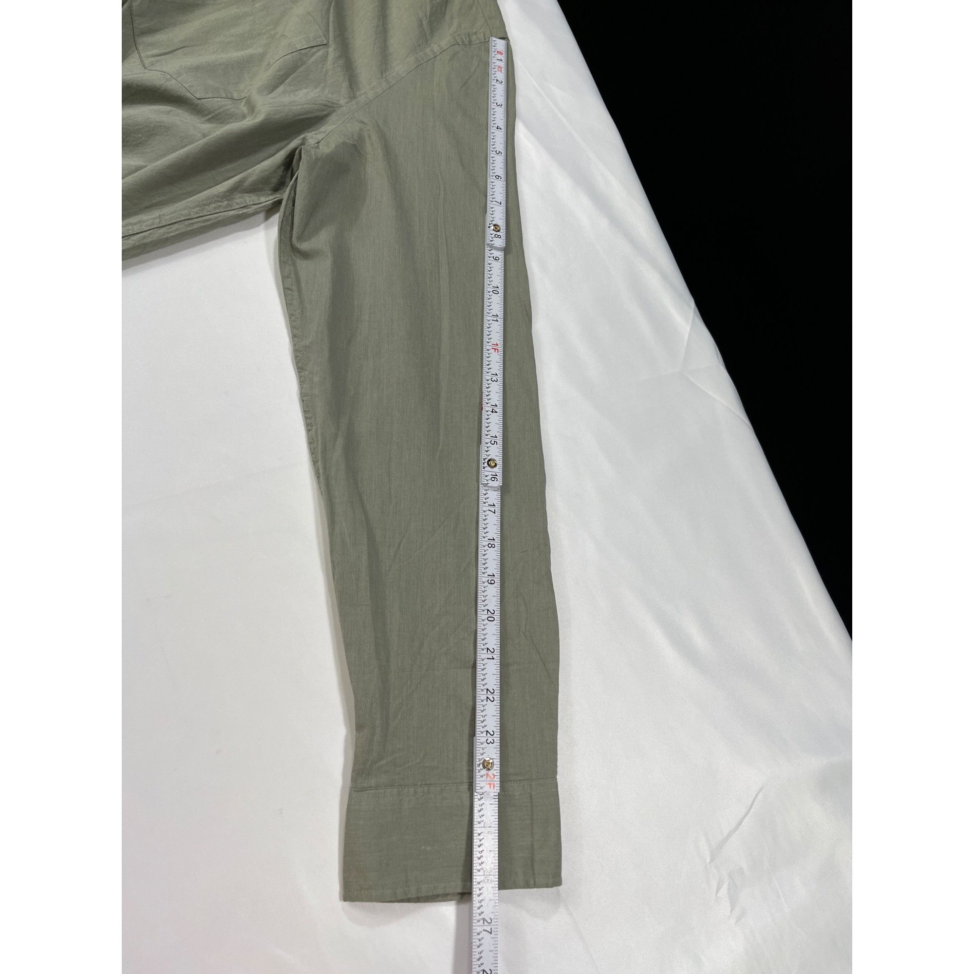 H&M H&M SKU 7634 Mens Olive Green Button Down Long Sleeve Shirt Size US L / EU 52-54 / 3 - 7 Thumbnail