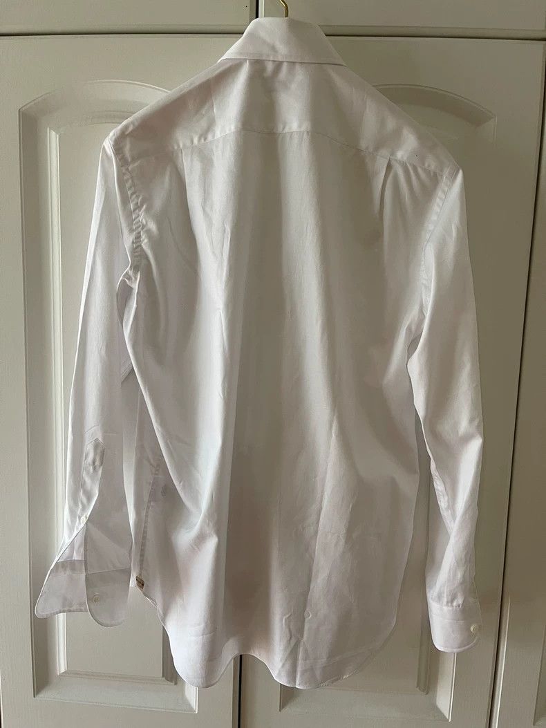 Loro Piana LORO PIANA The man is wearing a white shirt Size US M / EU 48-50 / 2 - 2 Thumbnail