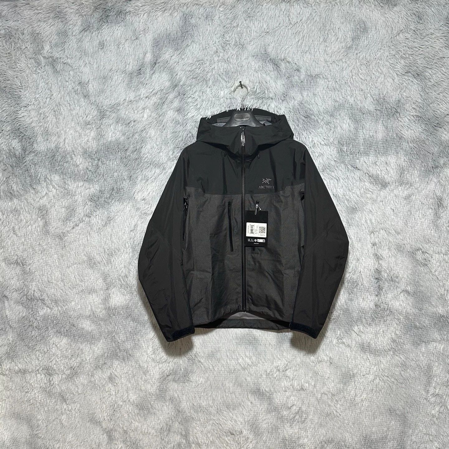 Arc'teryx black arcteryx alpha jacket with hood Size US M / EU 48-50 / 2 - 1 Thumbnail