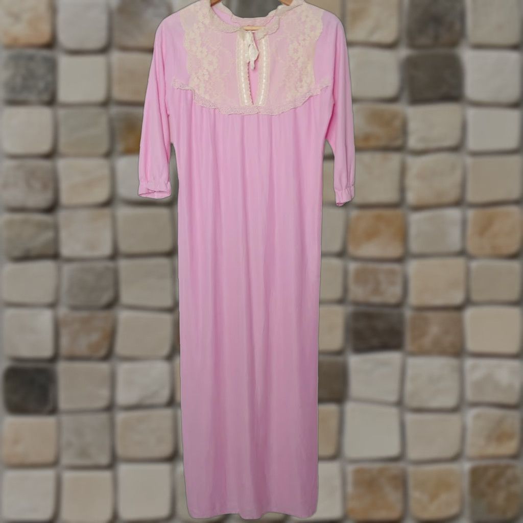 Pinko VINTAGE Womens Medium Nightgown 3/4 Sleeve Pink White Lace Ribbon Acetate Granny Nightgown Womens S/M White Nightgown Size ONE SIZE - 1 Thumbnail