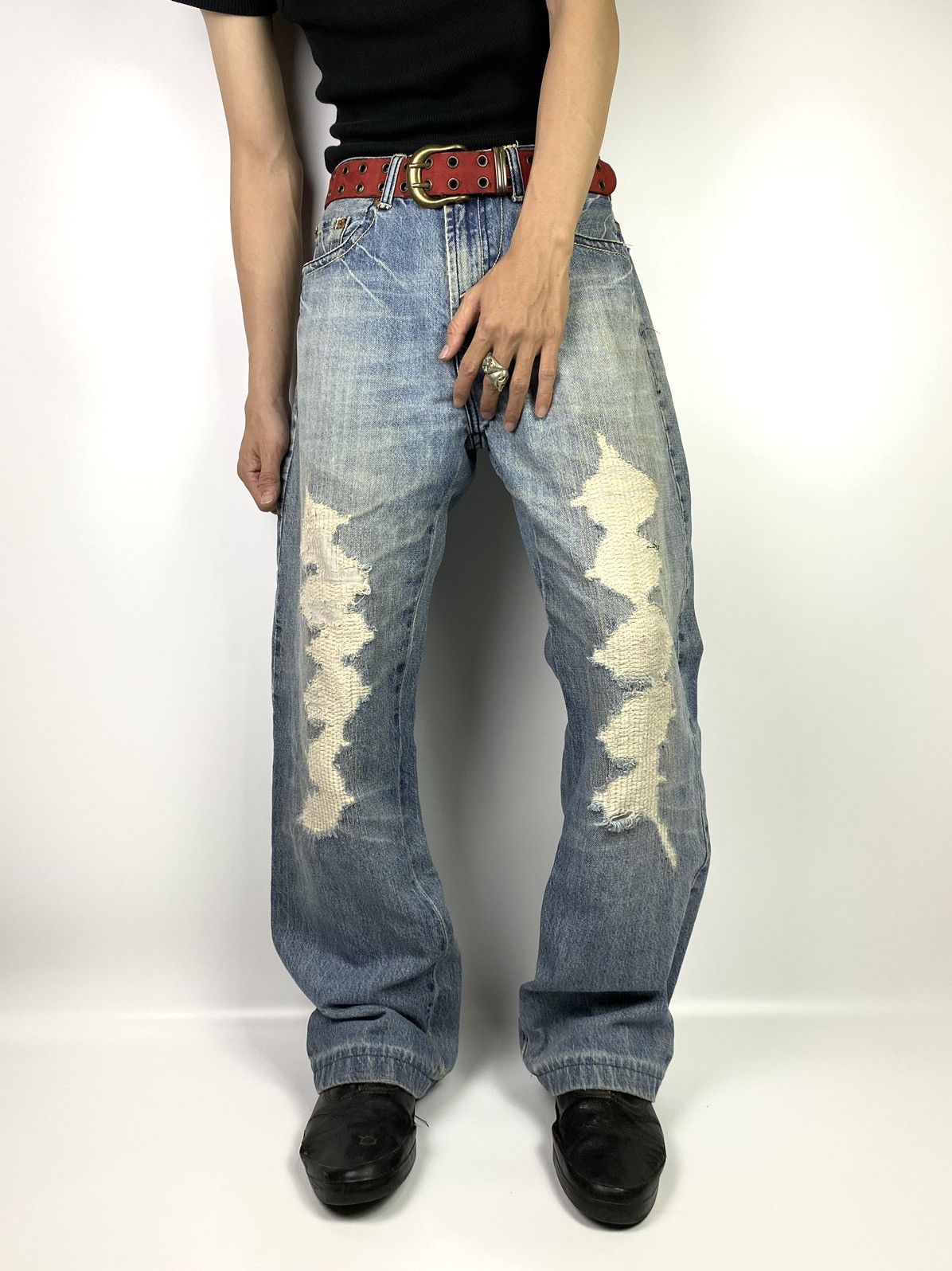 osaka big train 📍 distressed studdet jeans japan 32x29