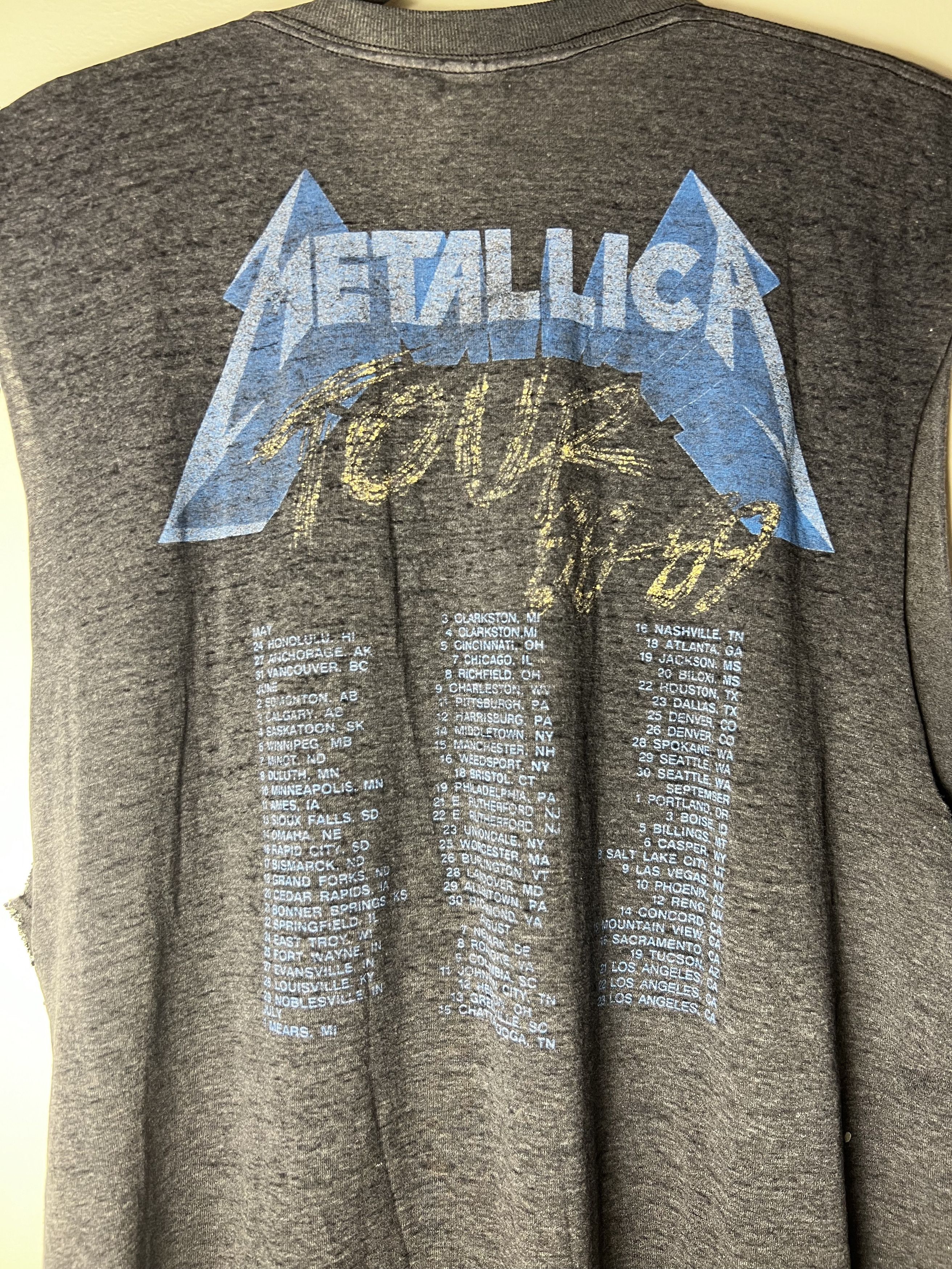 Vintage Vintage 80's Metallica "And Jusice For All" Tour Cutoff Tee Size US L / EU 52-54 / 3 - 7 Thumbnail