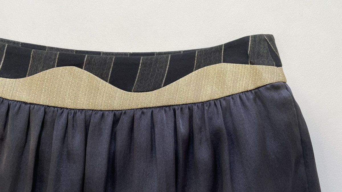 Undercover S/S 09 ‘Young Martyr’ Print Silk Midi Skirt Size 27" / US 4 / IT 40 - 16 Thumbnail
