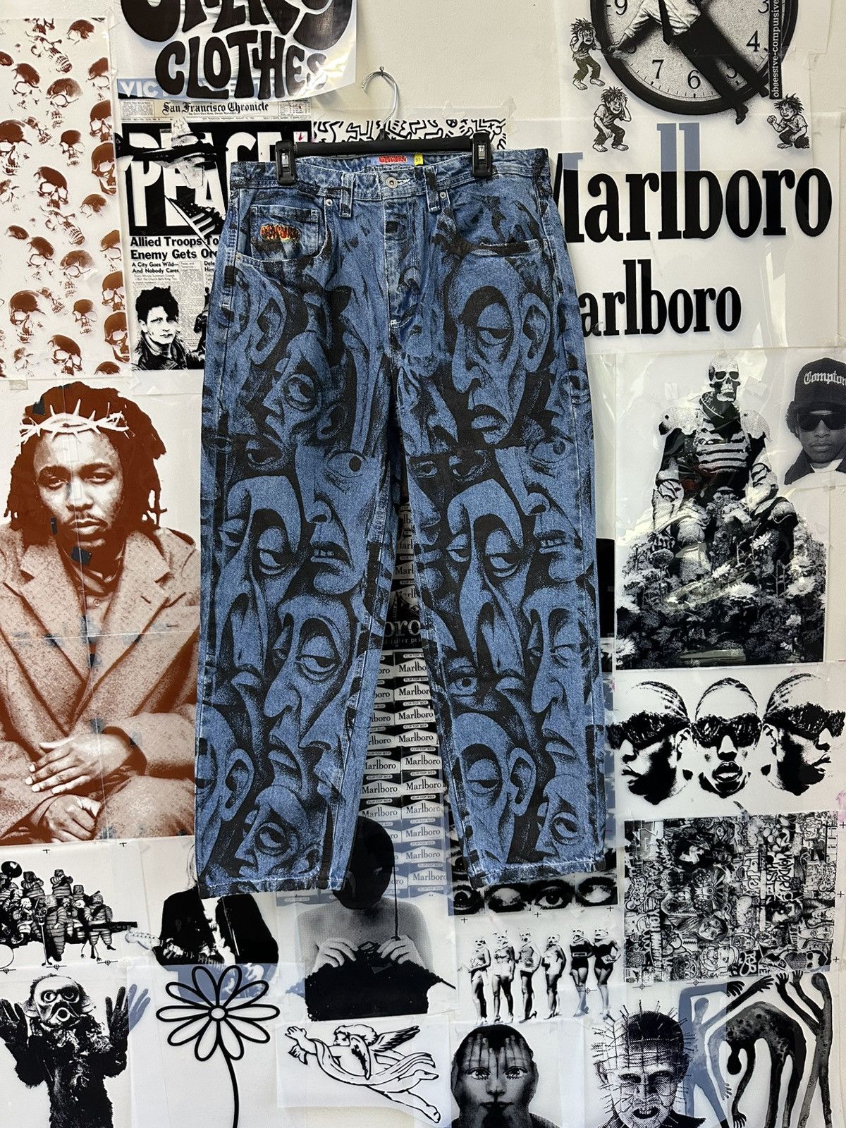 Empyre All Over Print Abstract Faces On Emypre Denim Size US 33 - 1 Thumbnail