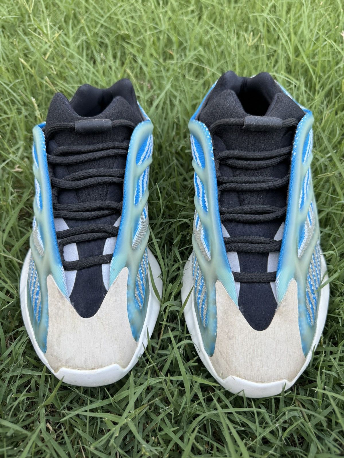 Yeezy Yeezy 700 V2 Arzareth Size US 6.5 / IT 36.5 - 4 Thumbnail