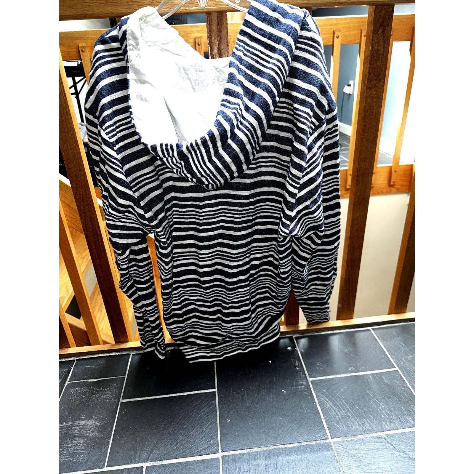Vineyard Vines navy blue and white striped poncho style hoodie Size US M / EU 48-50 / 2 - 2 Thumbnail