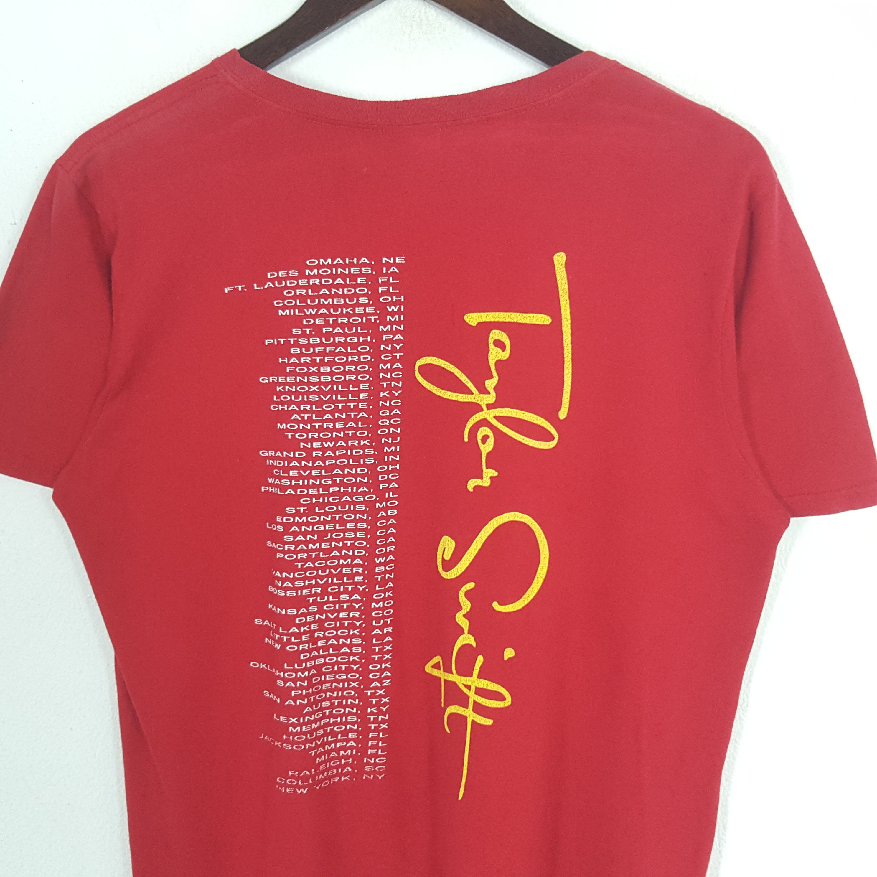 Band Tees × Vintage Vintage Taylor Swift Tour Singer Tshirt Size US M / EU 48-50 / 2 - 4 Thumbnail