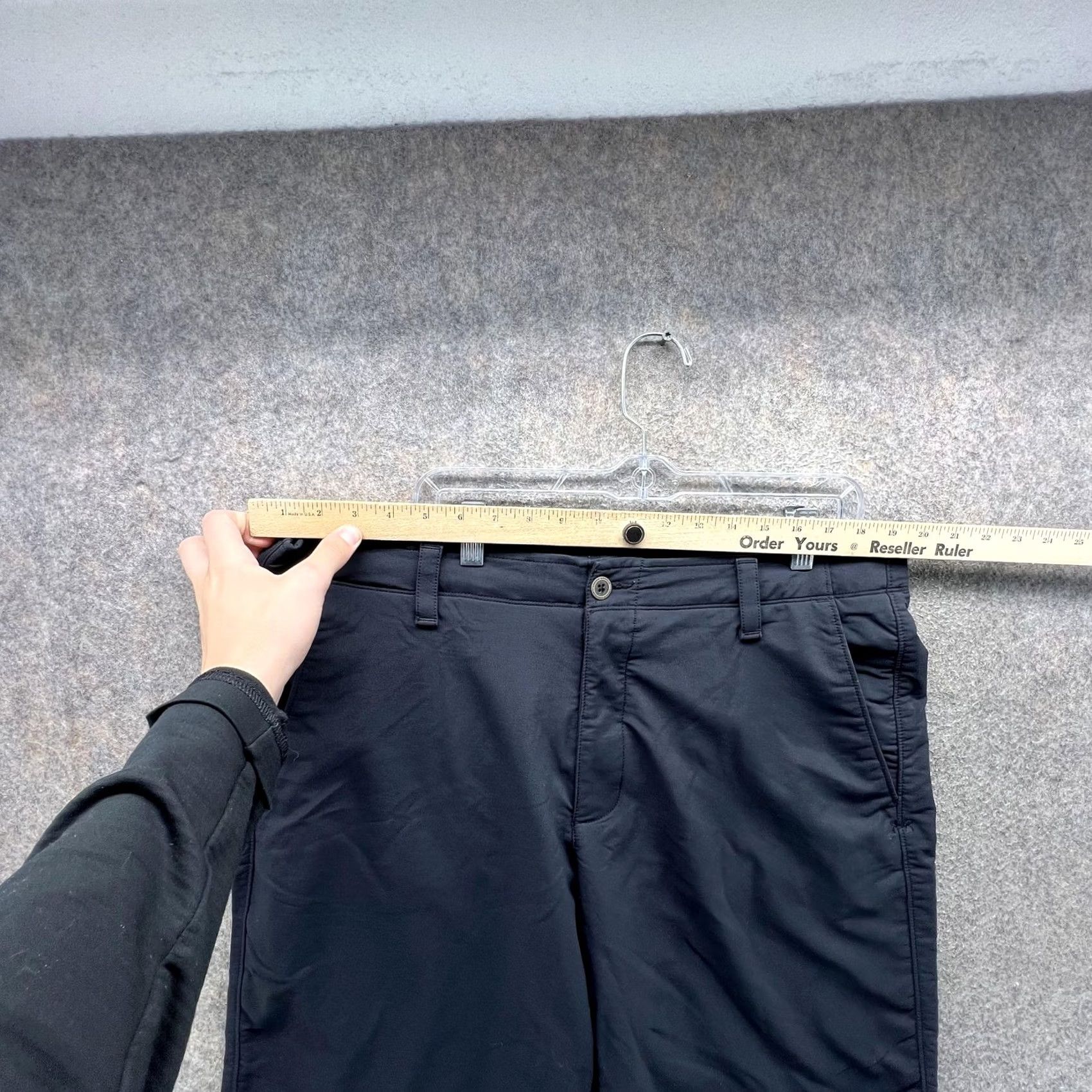 Under Armour Under Armour Shorts Mens 40 Black Golf Chino HeatGear Loose 10 Inseam Casual Size US 40 / EU 56 - 4 Thumbnail
